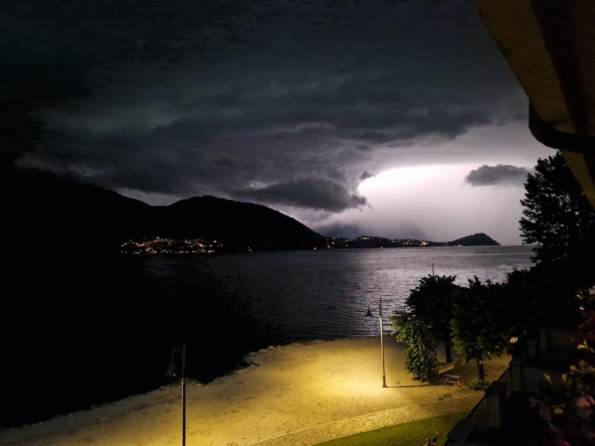 Foresteria Lombarda La Spiaggia Lierna Exterior foto